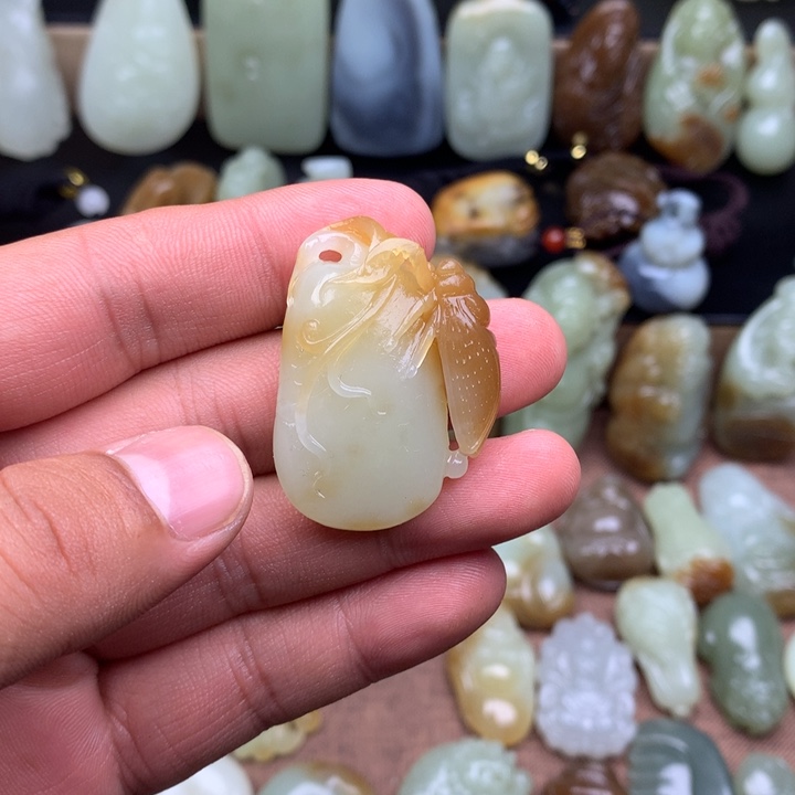 和田玉（糖玉）未镶嵌颈饰