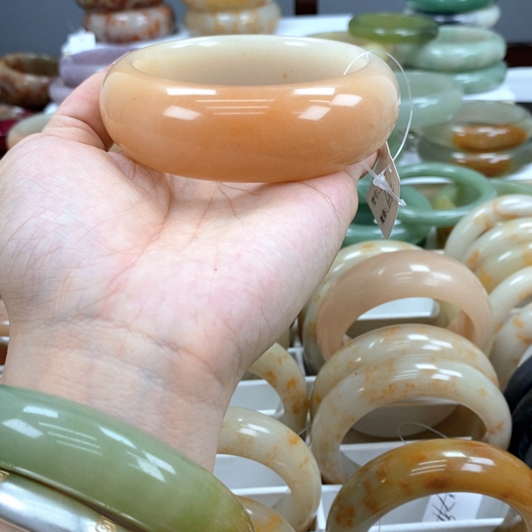 石英质玉手镯未镶嵌@*光