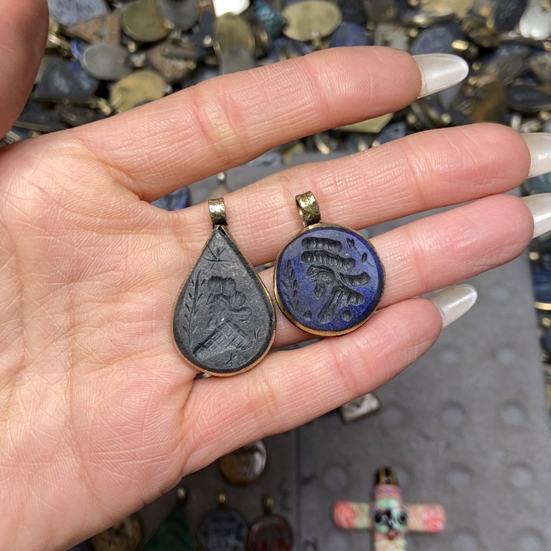 玻璃颈饰萨珊印章