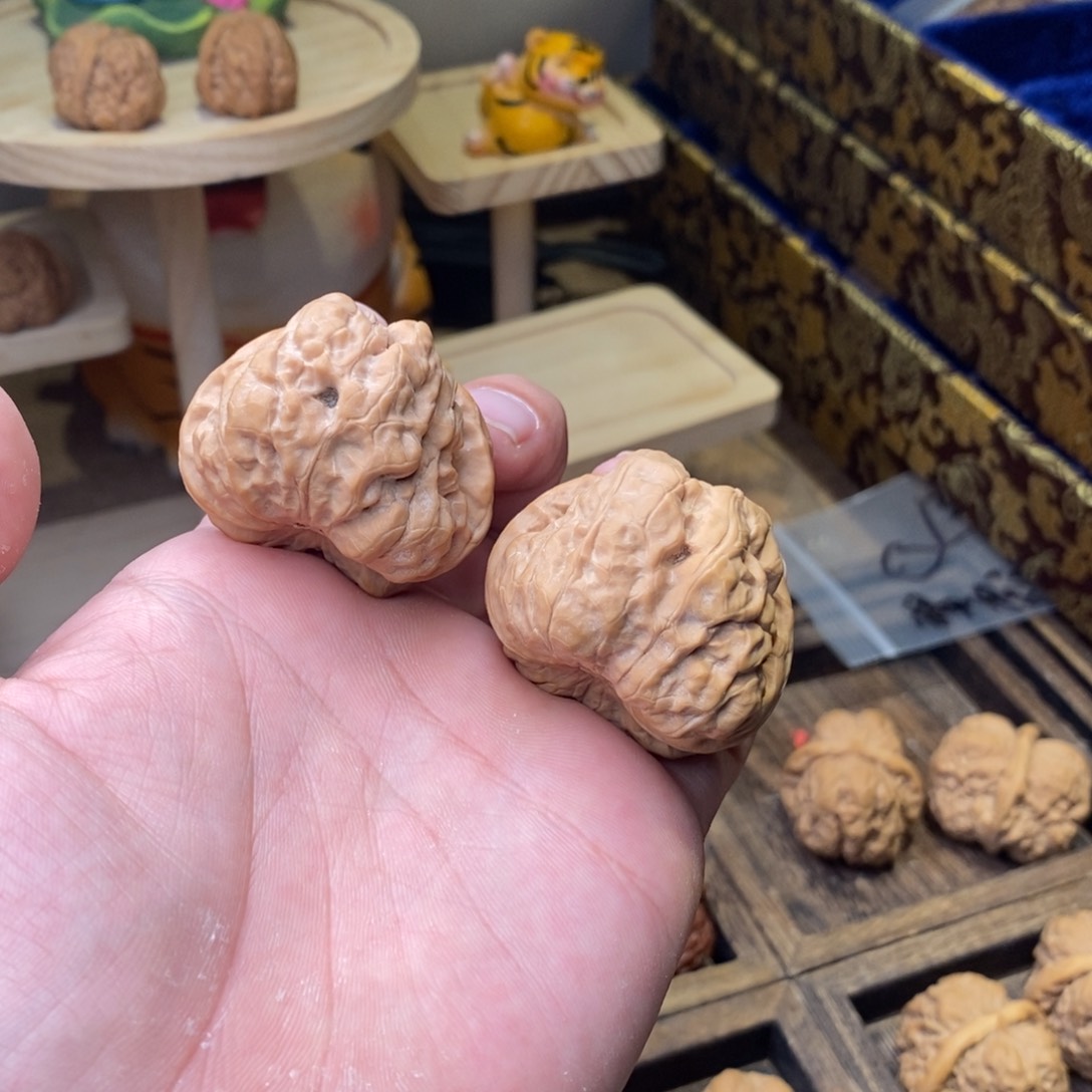 文玩核桃吊坠崽***员文玩核桃