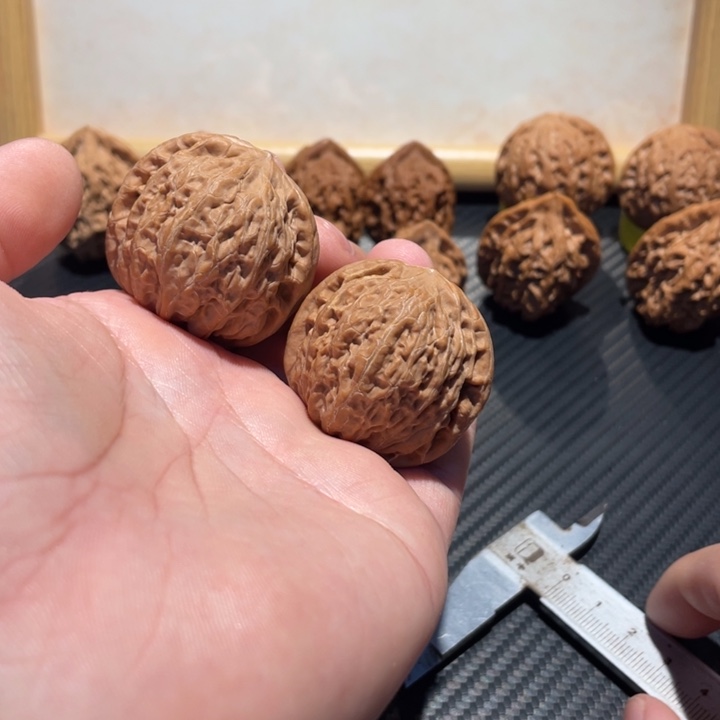 吊坠文玩核桃黄金甲铁锤