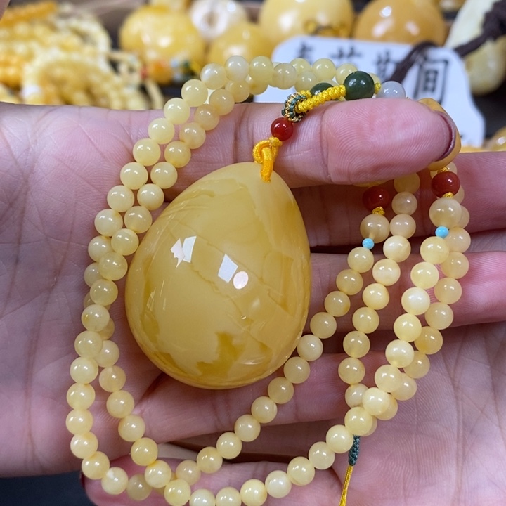 琥珀裸石未镶嵌水滴