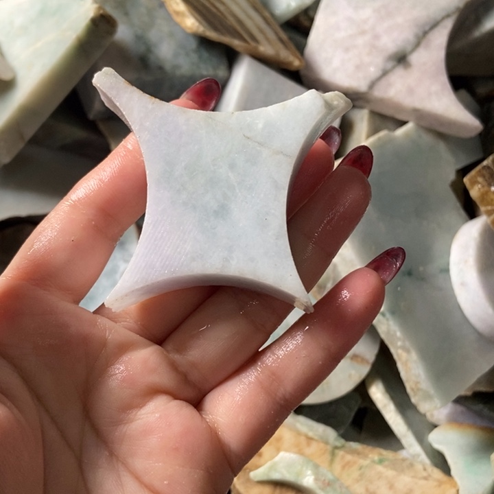 翡翠颈饰未镶嵌天然翡翠