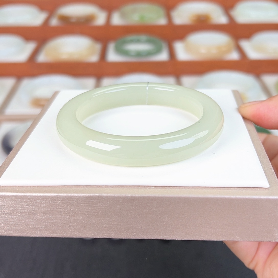 和田玉未镶嵌手镯和田玉晴水手镯