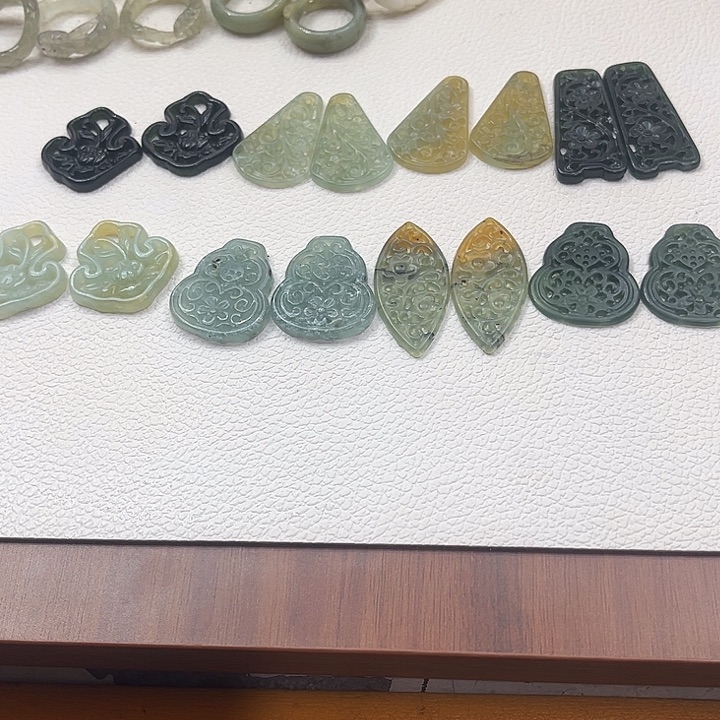 六***喵蛇纹石玉合金耳钉