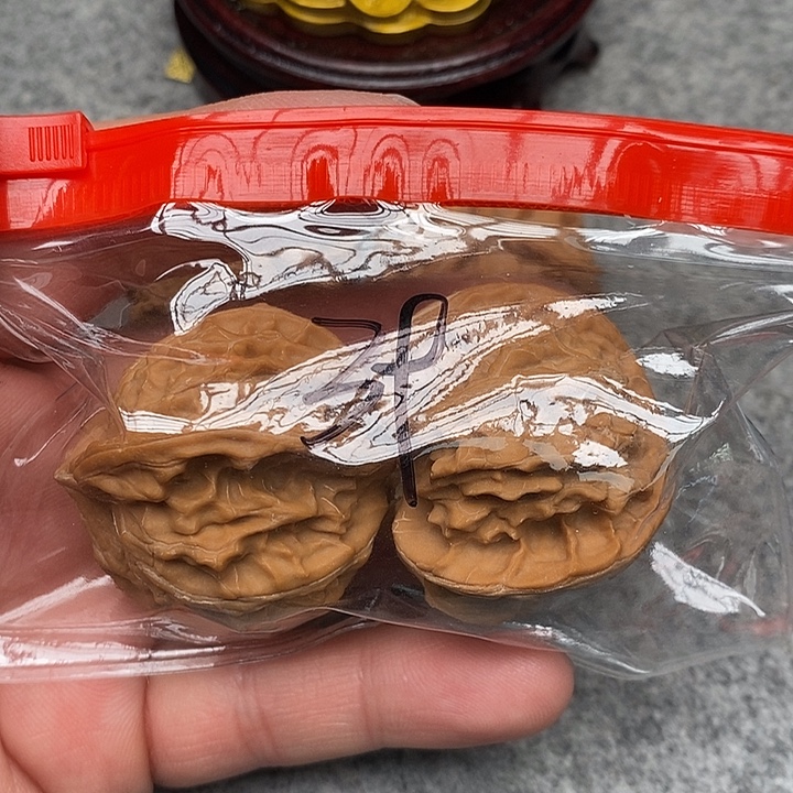 吊坠文玩核桃三棱