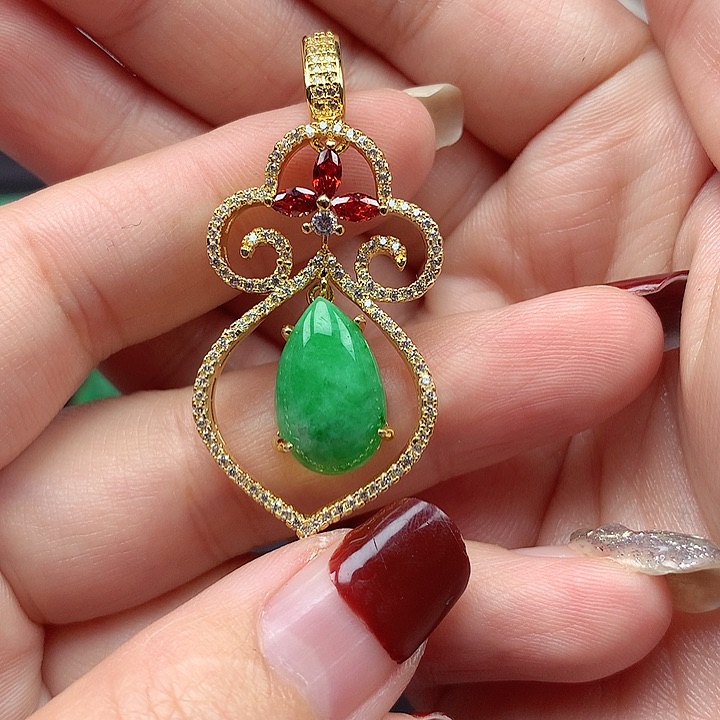 翡翠颈饰银S925镶嵌翡翠