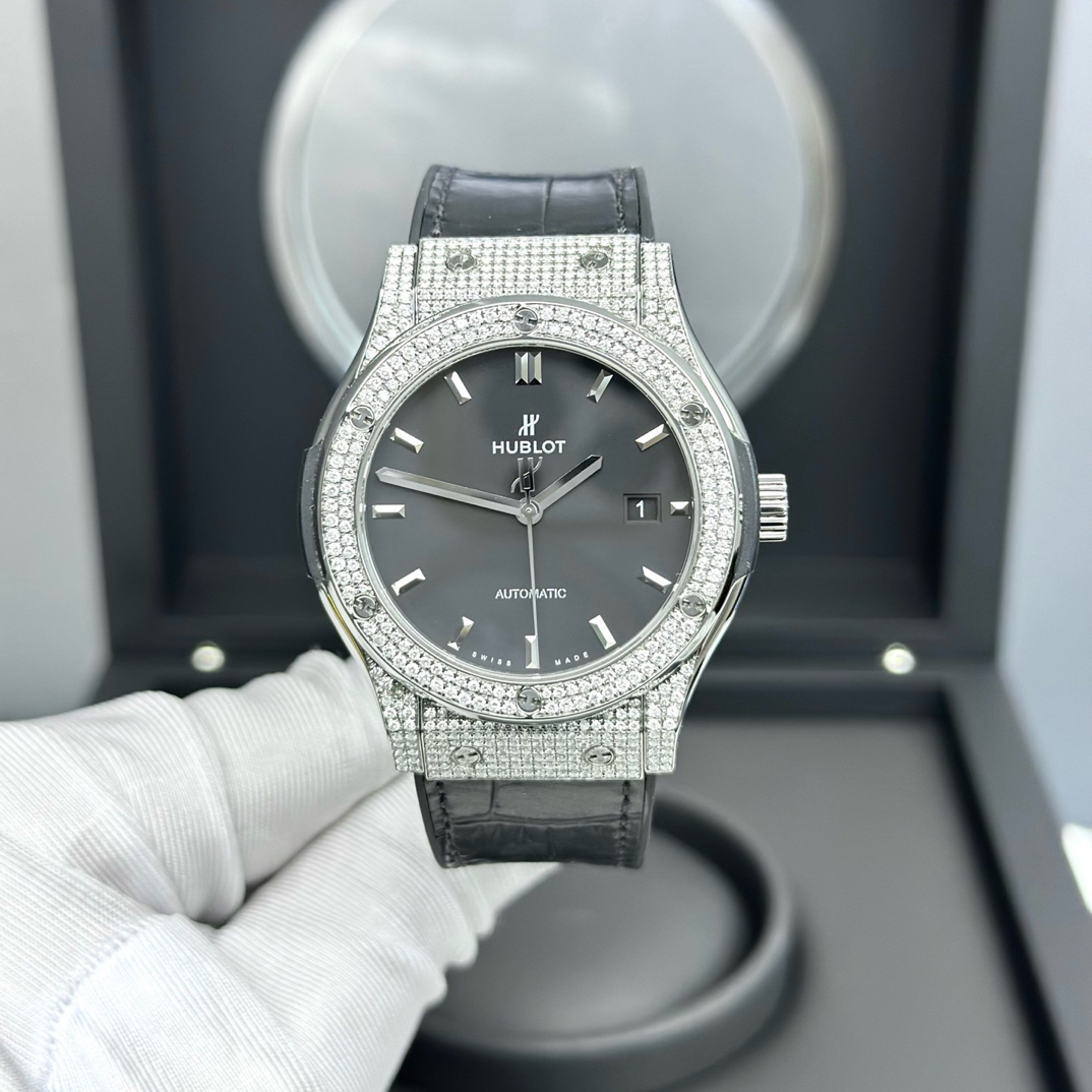 99新 Hublot/宇舶表 542/经典融合42/后钻黑盘条刻/皮带/单表