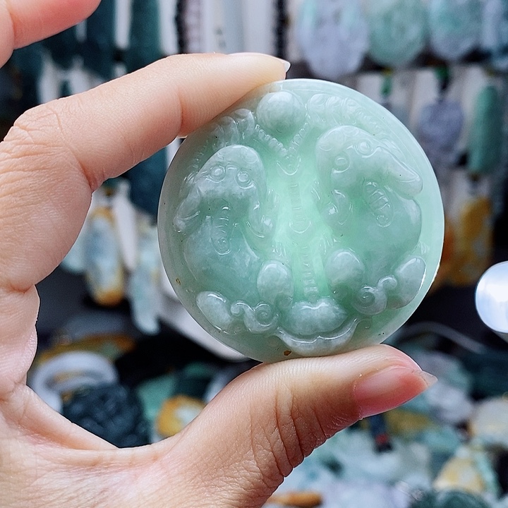 翡翠未镶嵌颈饰翡翠