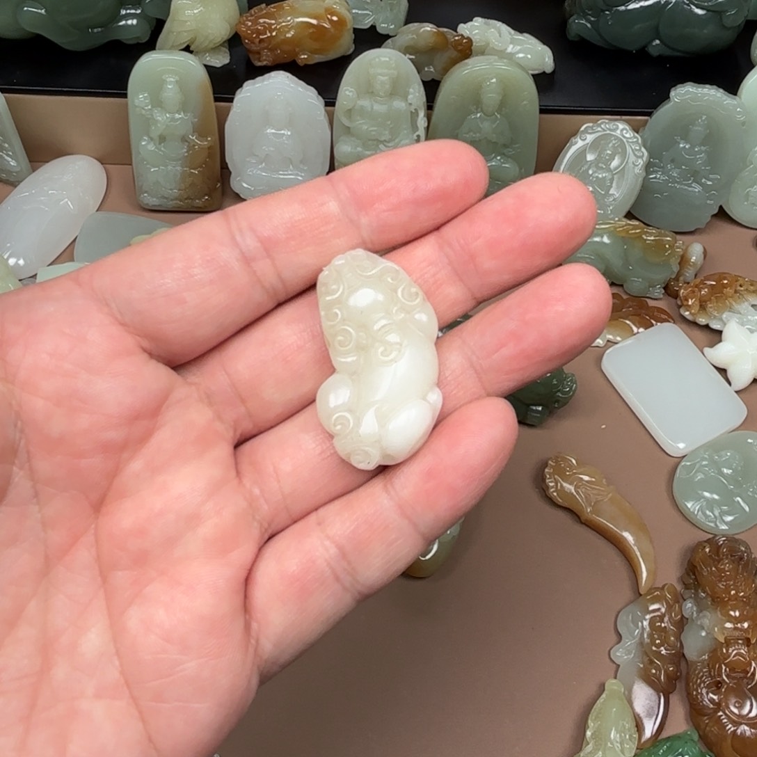 和田玉颈饰未镶嵌