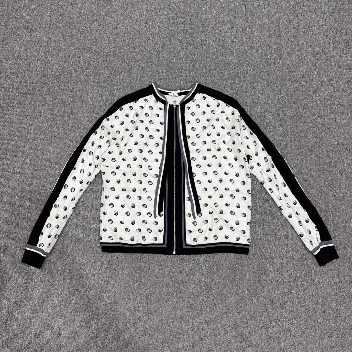 99新 Hermes/爱马仕 15941137 nz 爱马仕 桑蚕丝拉链开衫 36码