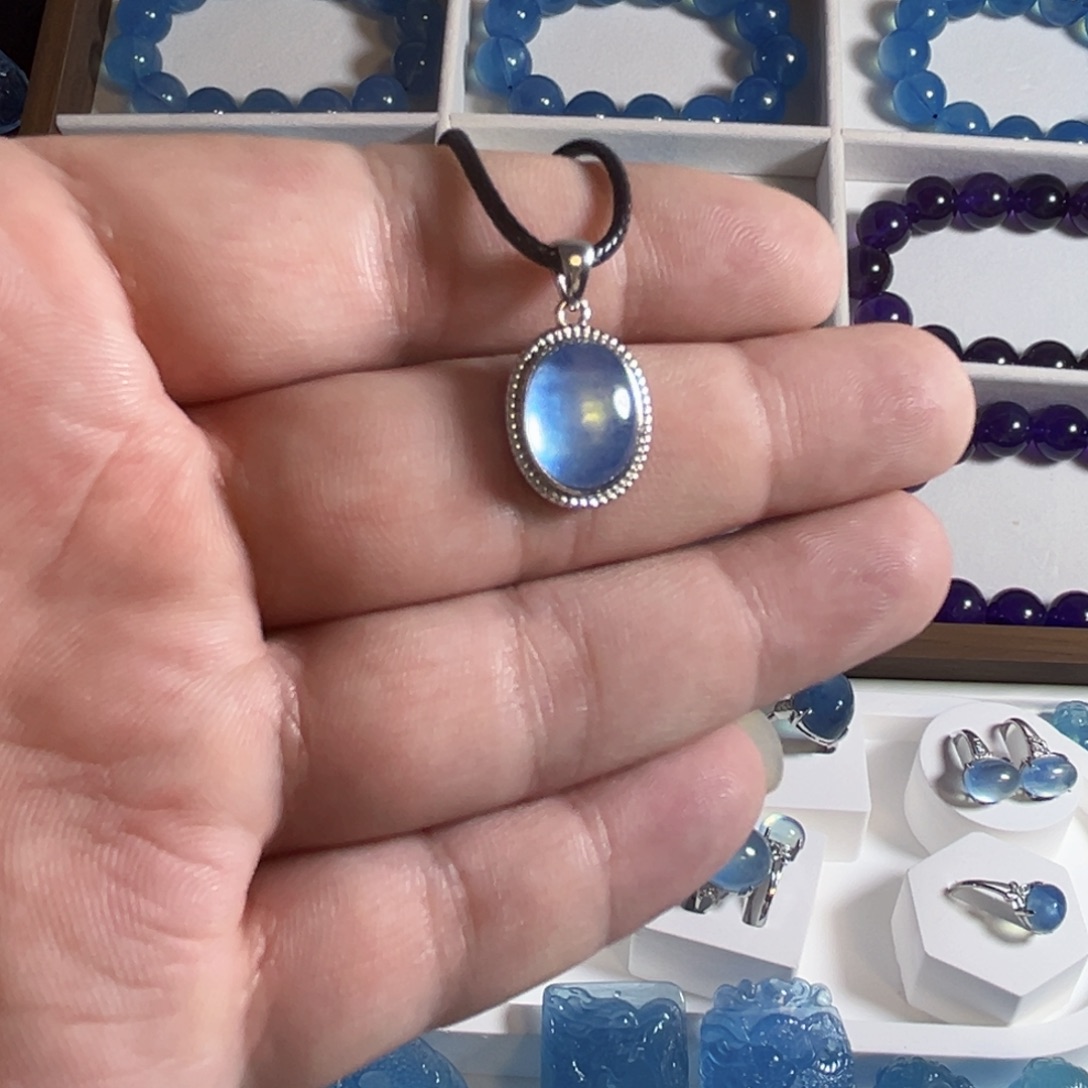 海蓝吊坠直播间截图