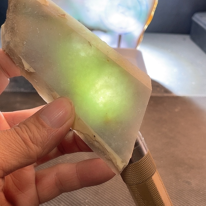 翡翠颈饰未镶嵌袁