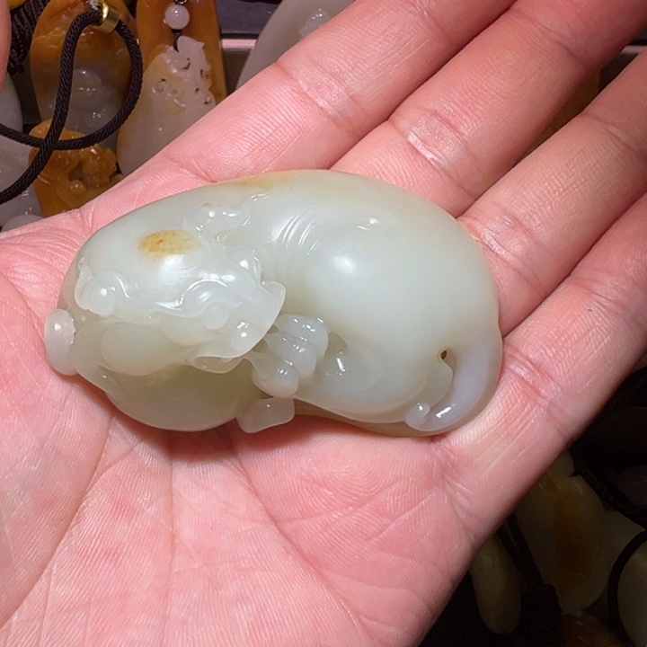 和田玉无未镶嵌佛**主