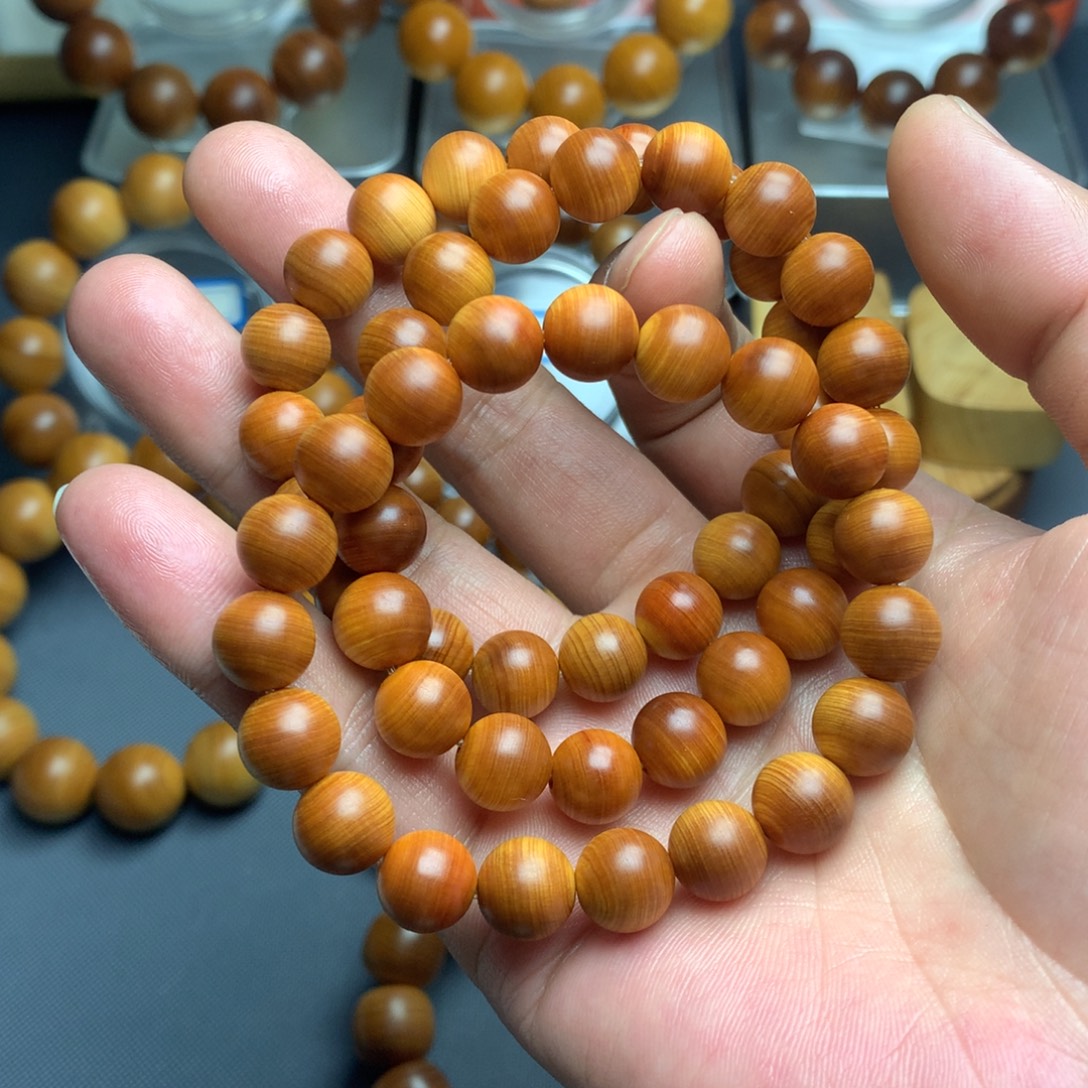 刘***捌手串/手链柏木1,0红油