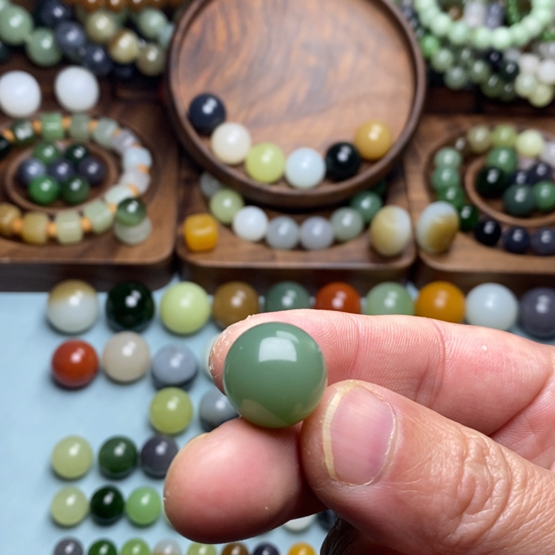 神****和田玉散珠卡16粉青