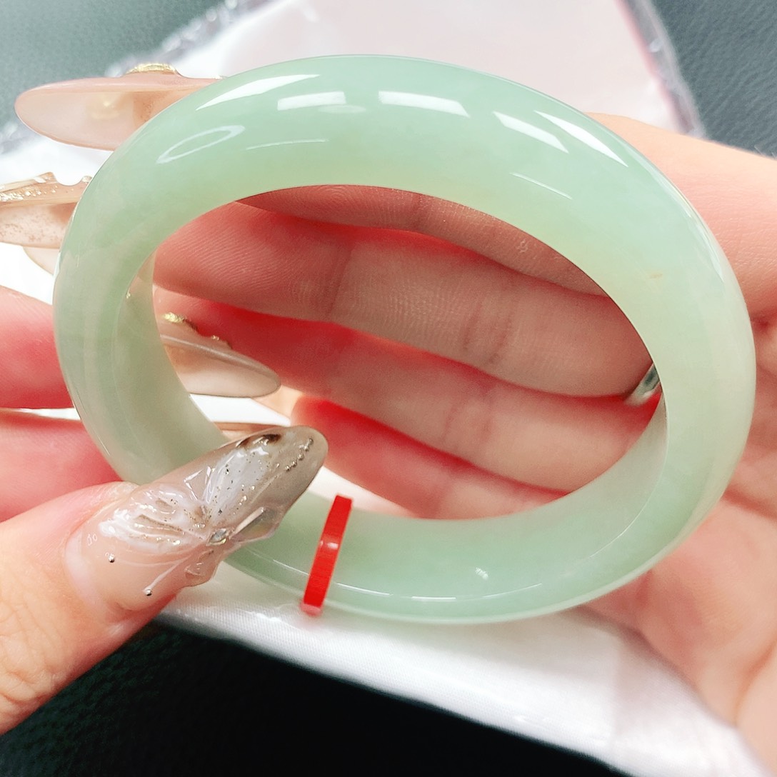 翡翠手镯未镶嵌53圈