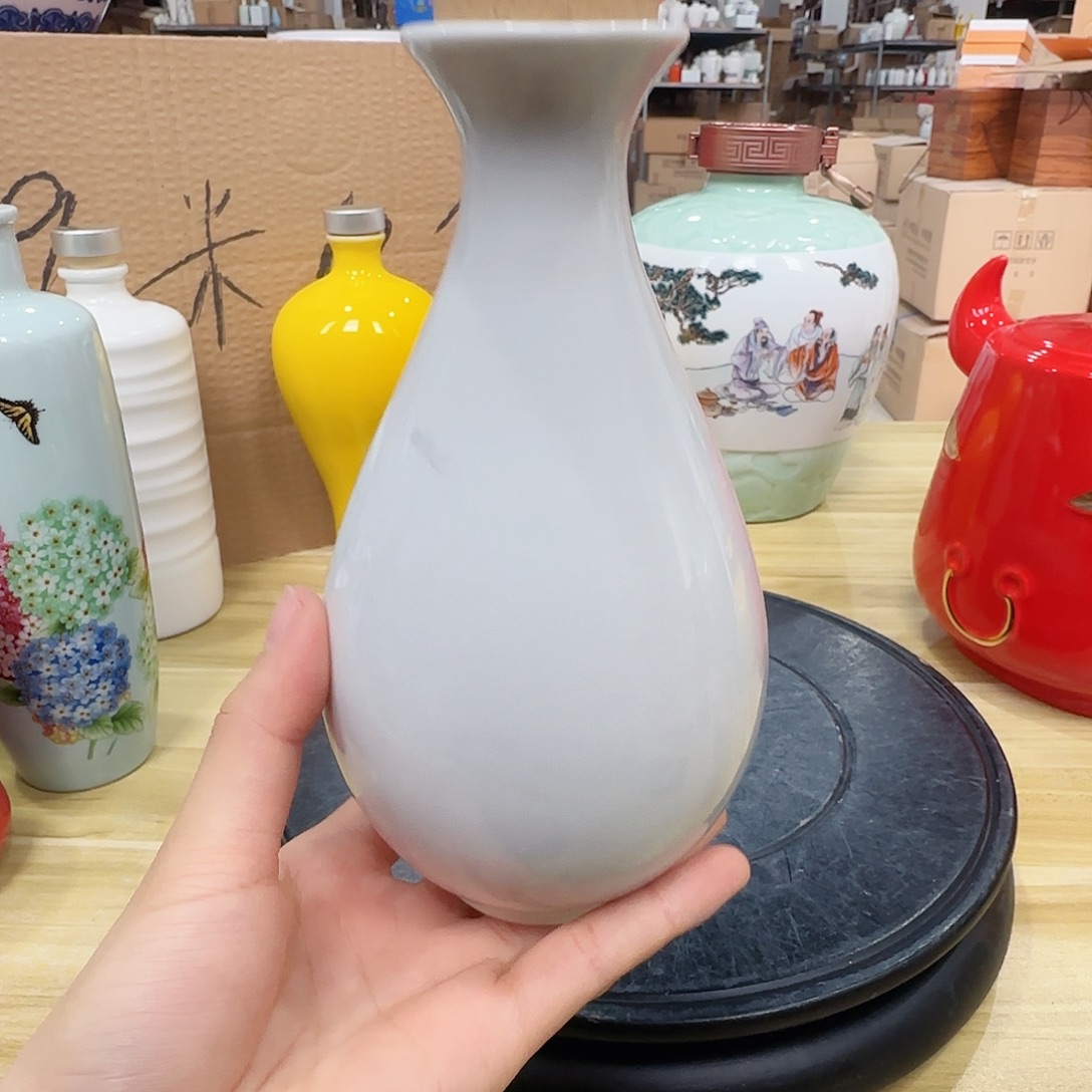 半斤装酒瓶2个，开播福利