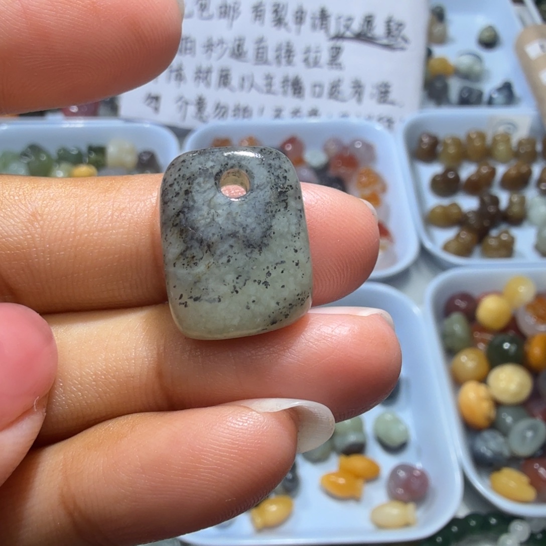 和田玉未镶嵌珠宝奇石