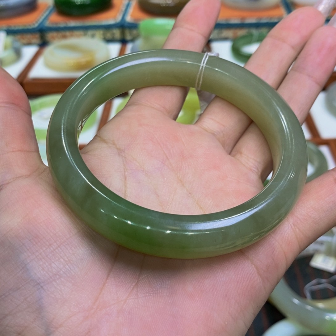 和田玉手镯未镶嵌和田翠青60
