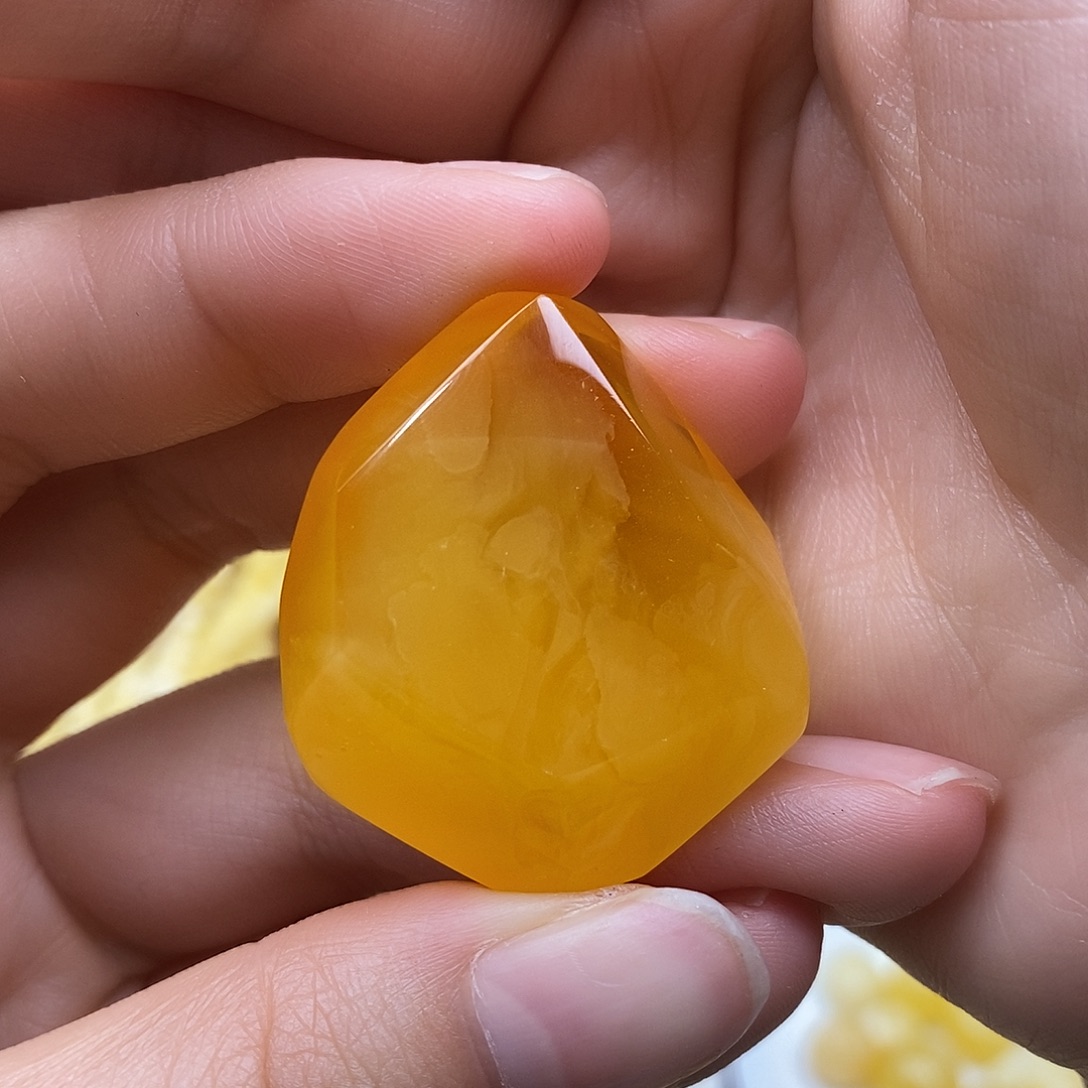 琥珀未镶嵌裸石胶皮料