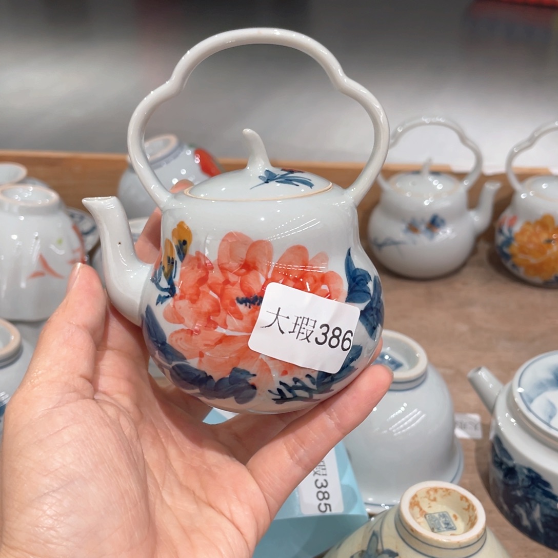 釉下手绘茶具微瑕