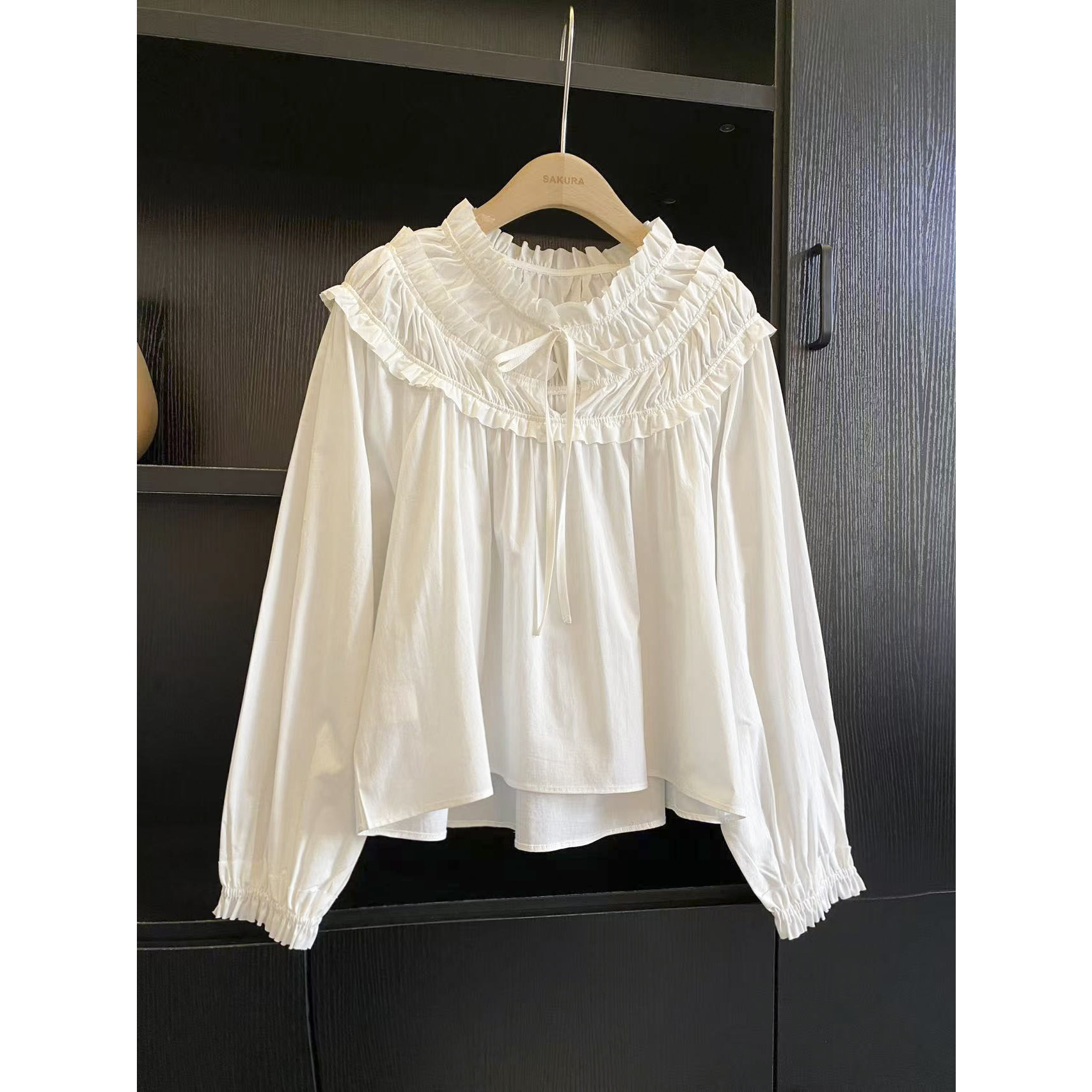 璎婲sᴀᴋᴜʀᴀ【雪日放映】媛法式气质叠层木耳边圆领插肩袖长袖衬衫
