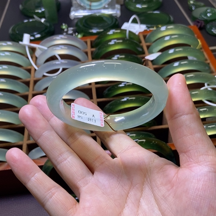 蛇纹石玉未镶嵌手镯58