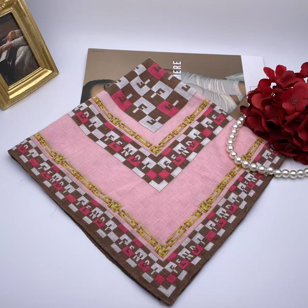 95新 FENDI/芬迪  海囤/芬迪/丝巾/yy05451