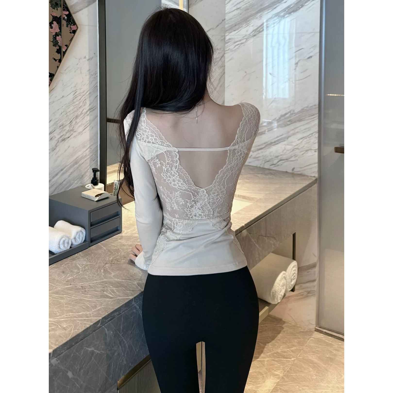 设计感后背蕾丝拼接v领内搭长袖T恤女装秋冬修身加绒加厚打底上衣