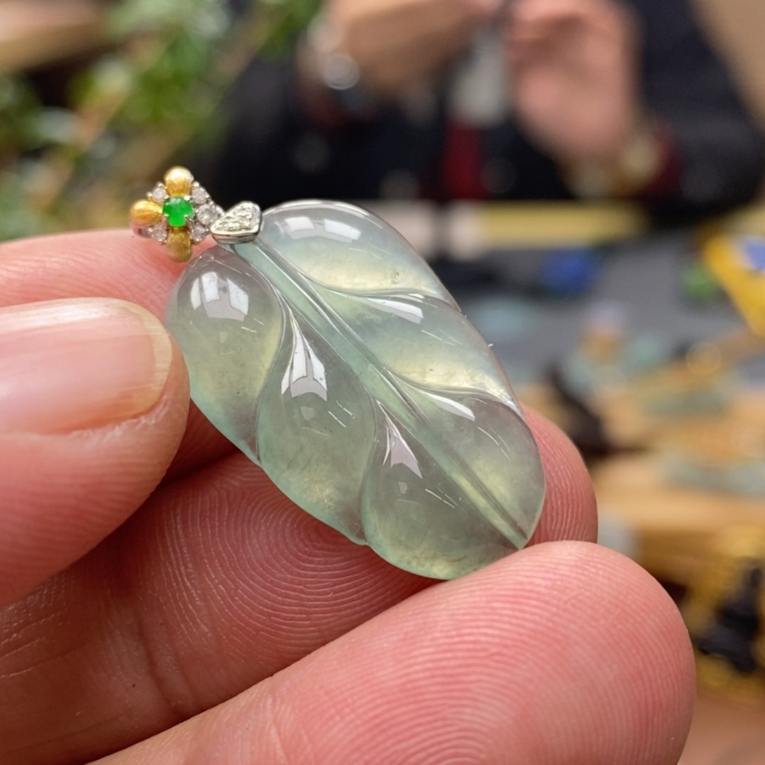 翡翠颈饰18K金镶嵌挂件