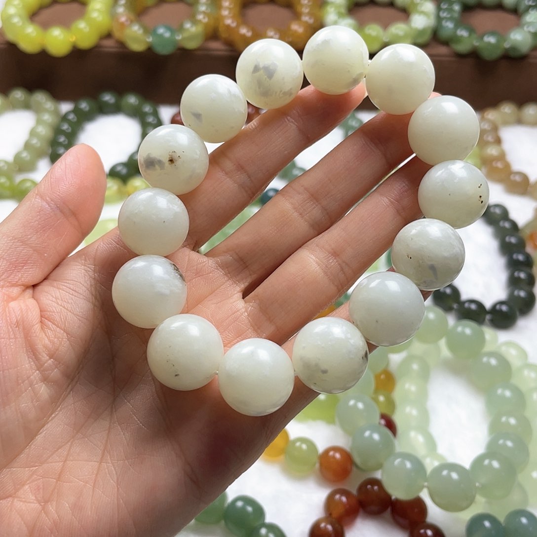 蛇纹石玉手串未镶嵌