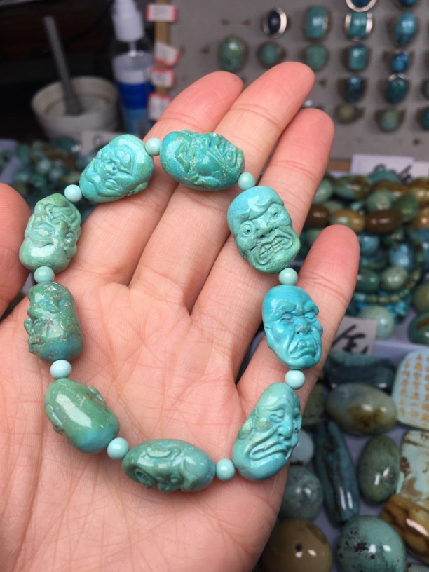 原矿绿松石雕刻罗汉手链 克价80 克重34.1