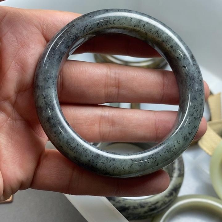 和田玉手镯未镶嵌57.5