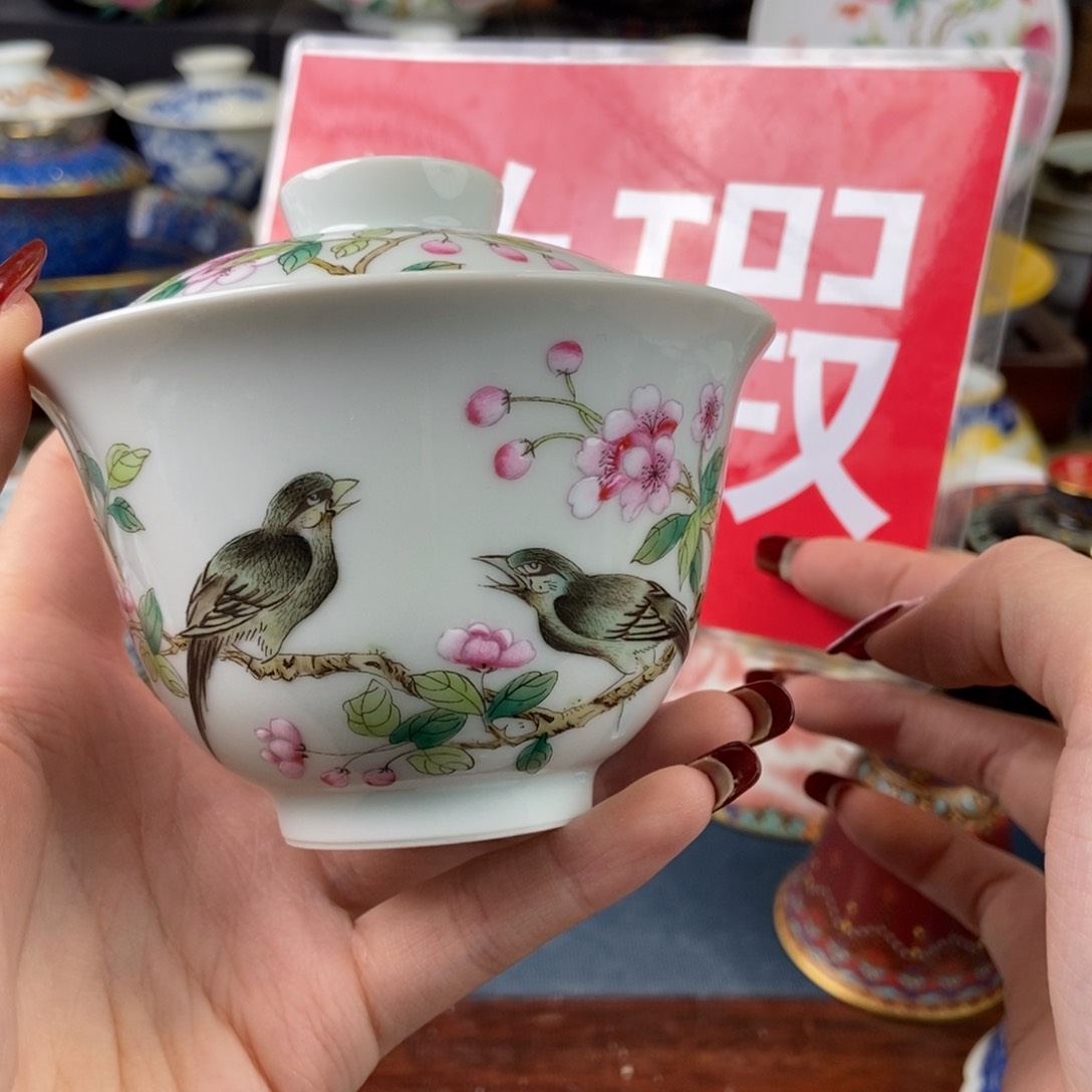 陶瓷艺术家的作品是一