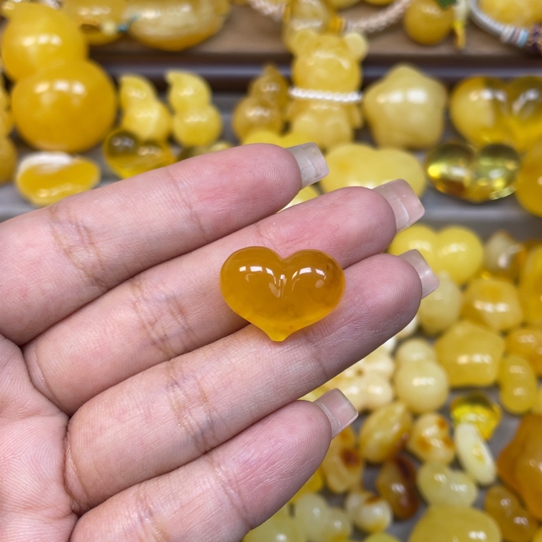 琥珀未镶嵌珠宝奇石