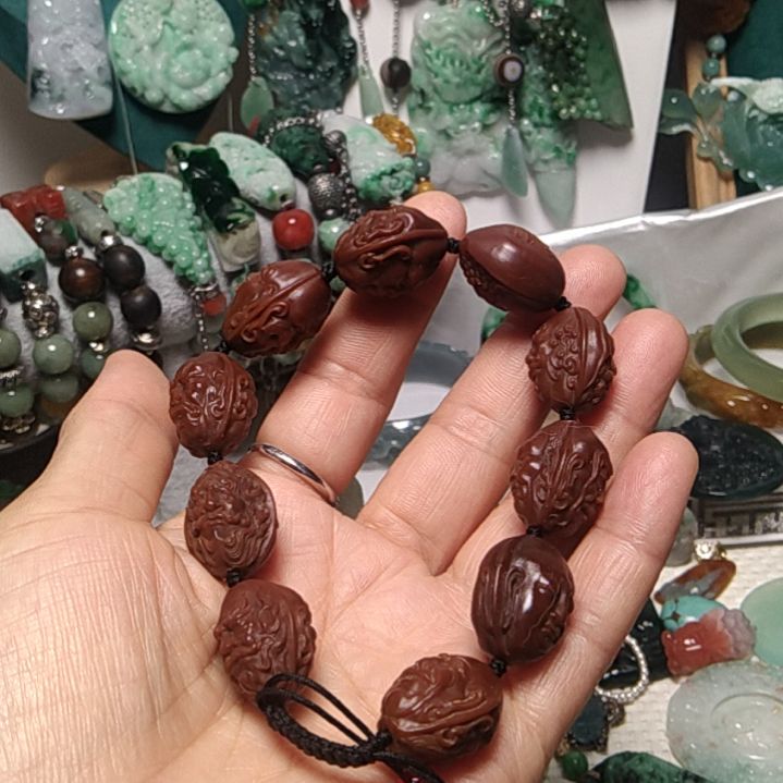 翡翠吊坠(赠链)未镶嵌