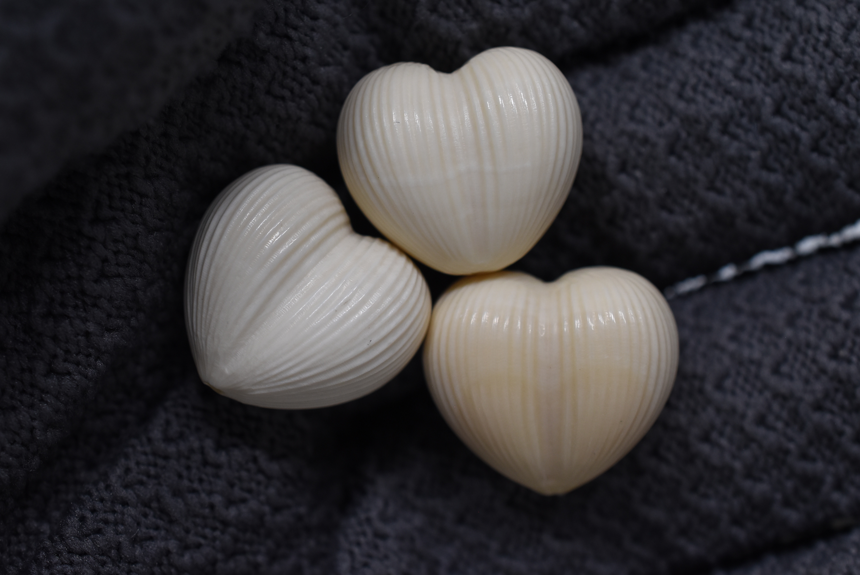 天然保真原色猛犸牙拉丝屁桃吊坠顶珠单珠腰珠手串配饰编码A0383