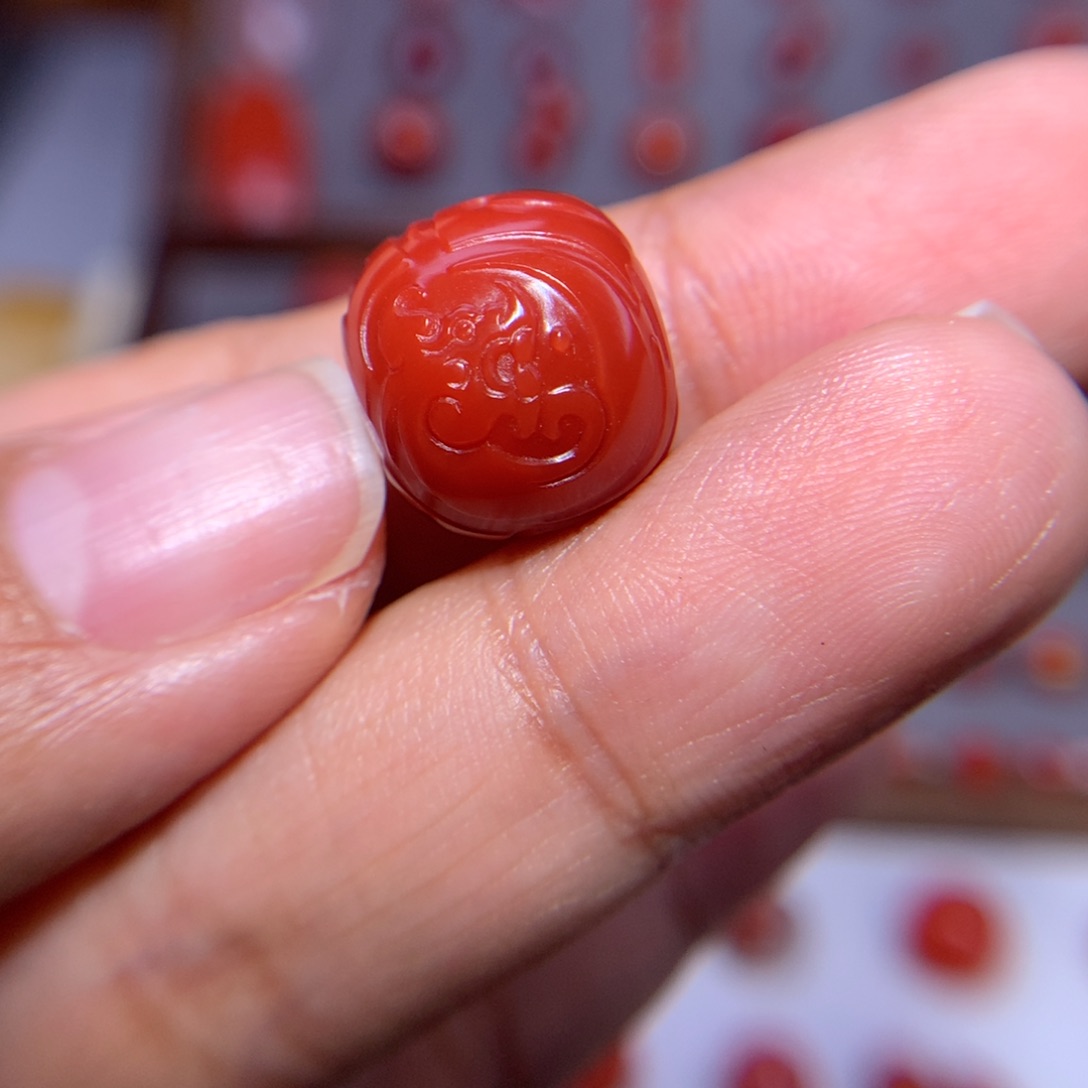 南红玛瑙老型14×13未镶嵌吉**影