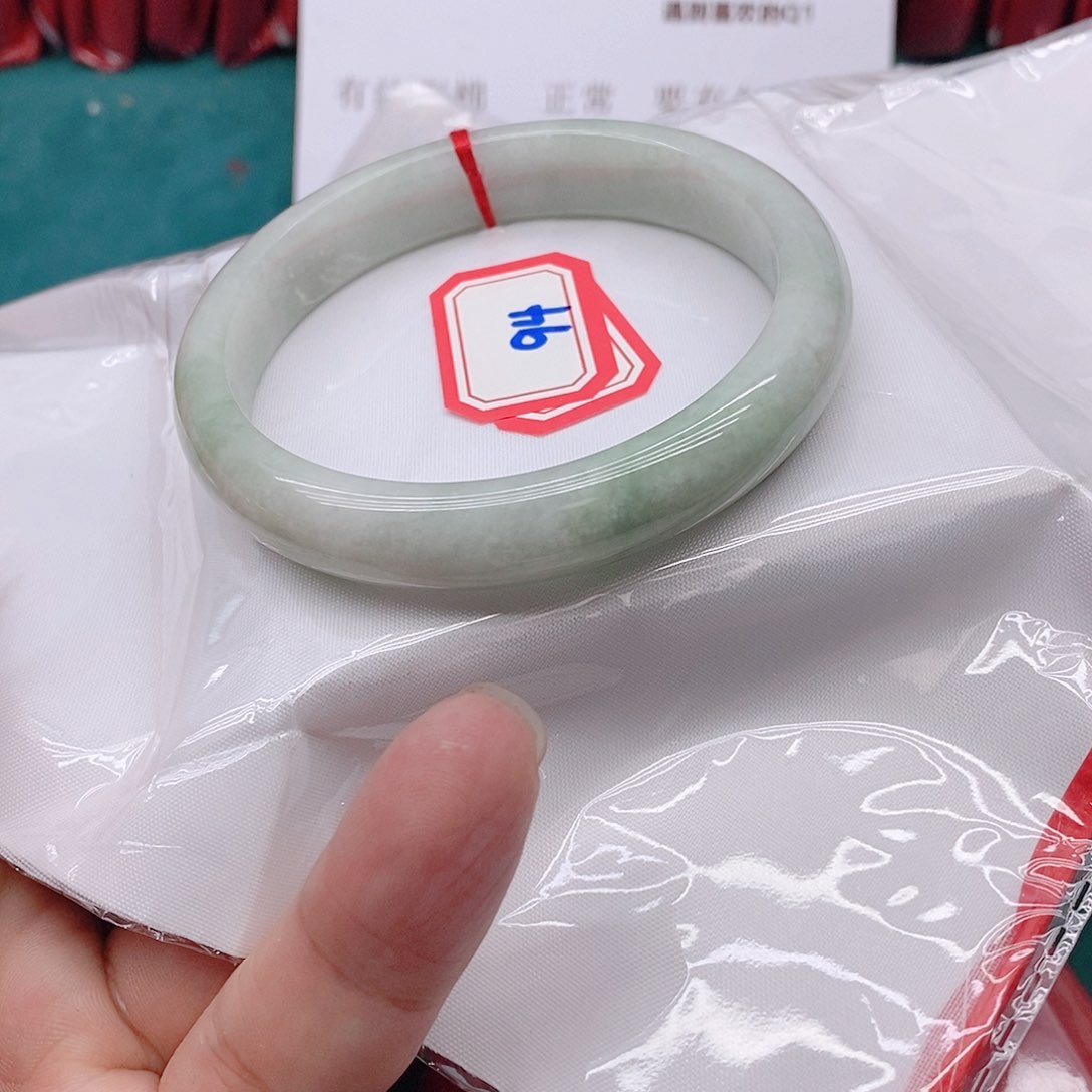 翡翠手镯未镶嵌莺**语944444444