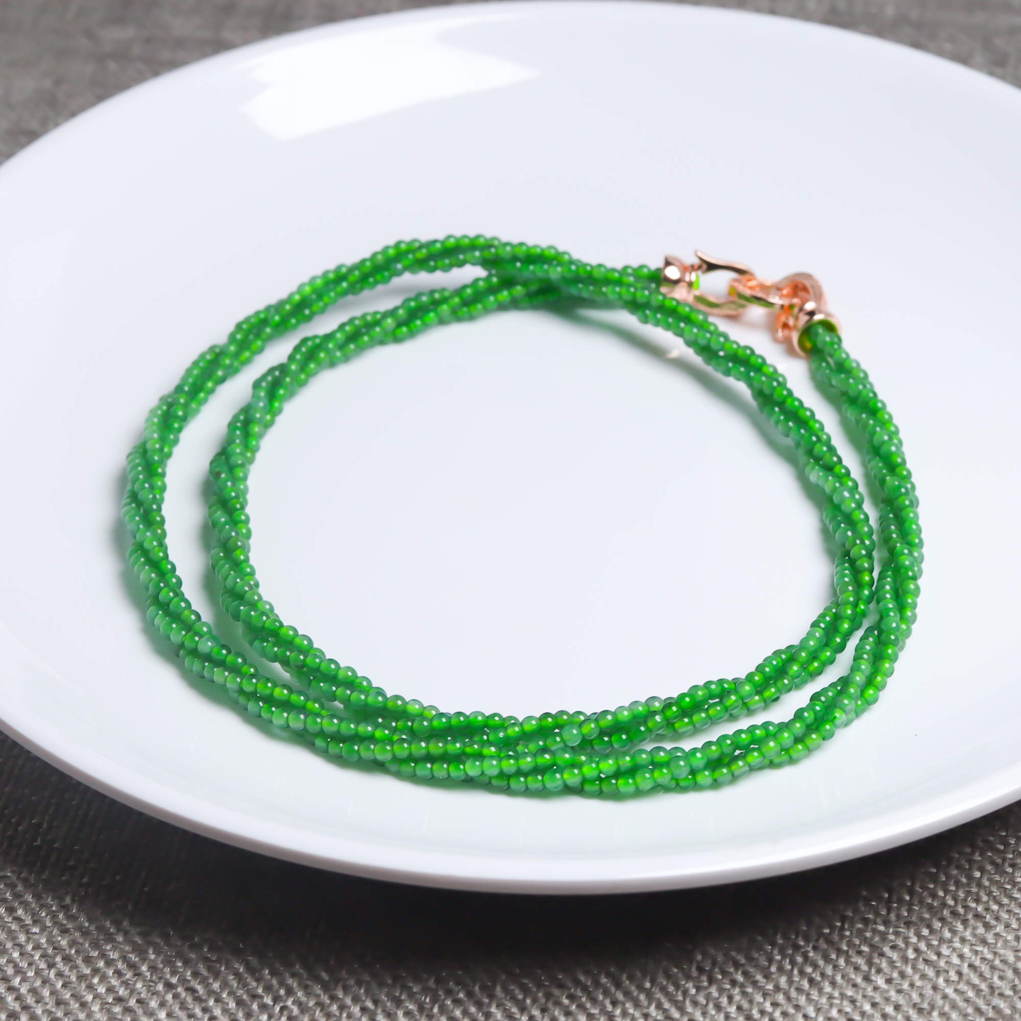 诗诗推荐-天然翡翠A货 时尚高冰冰绿麻花扭扭锁骨链珠链