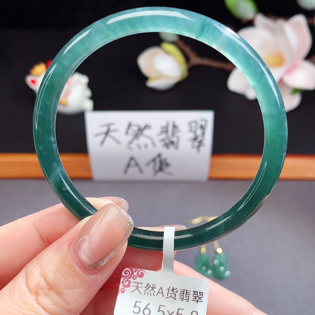 翡翠手镯（圆镯）未镶嵌