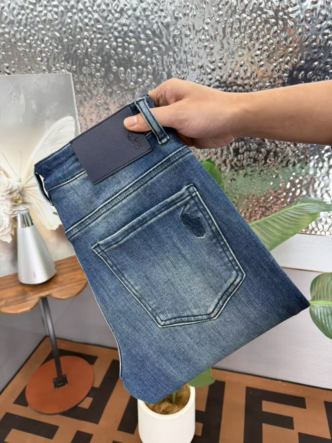 2025秋冬新品湖水蓝微弹休闲轻奢男牛仔轻奢修身直筒男牛仔裤轻奢