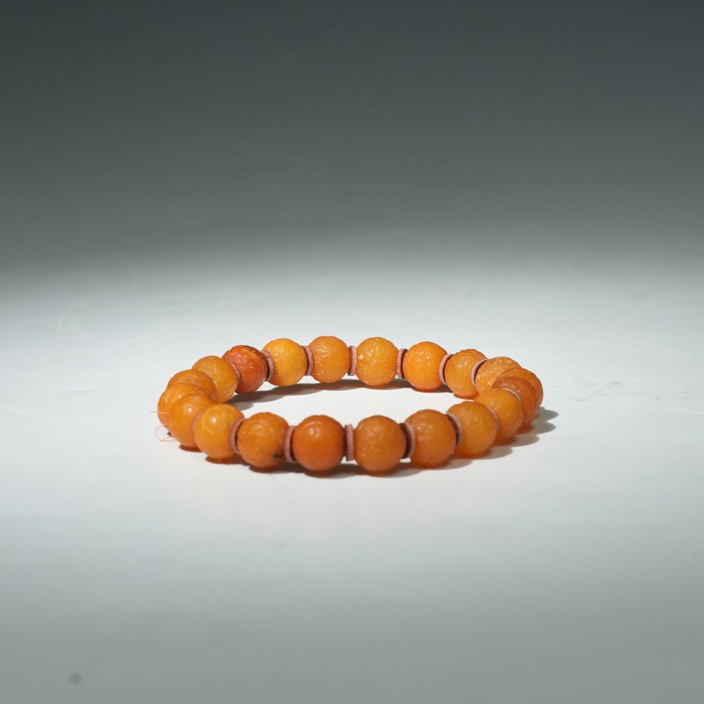 lot12217 清代 鸡油黄蜜蜡手串