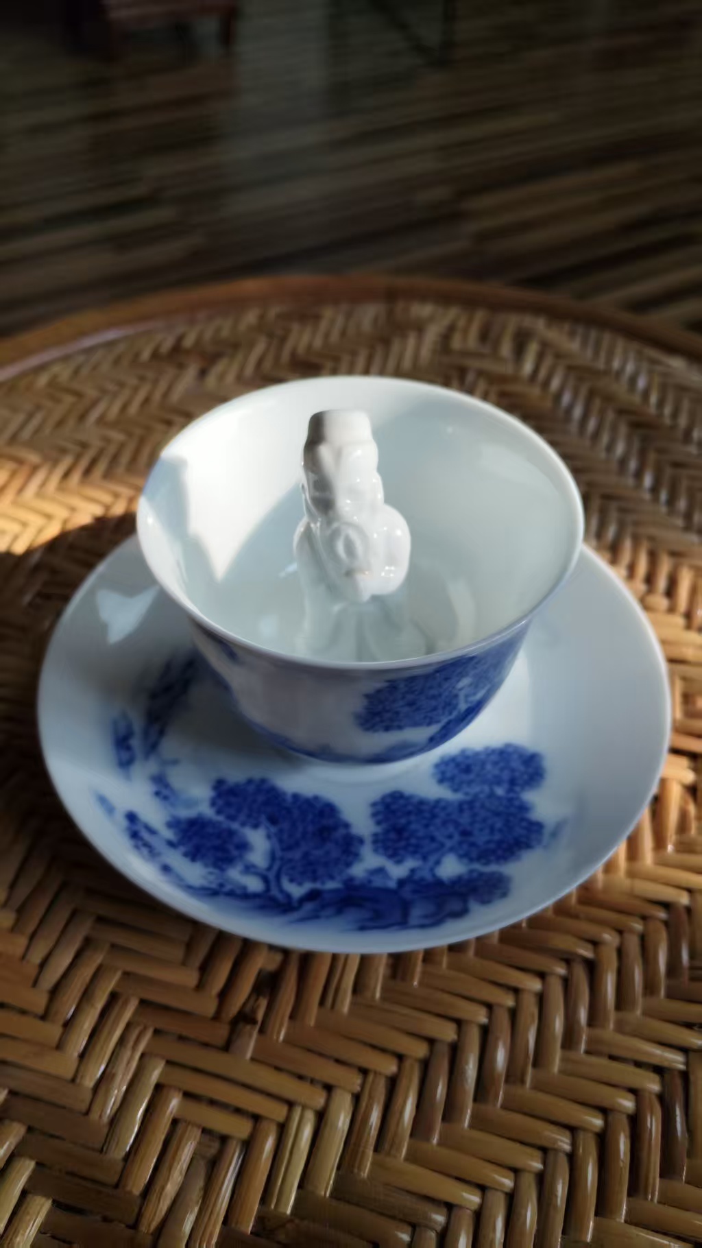 精美青花瓷器茶宠