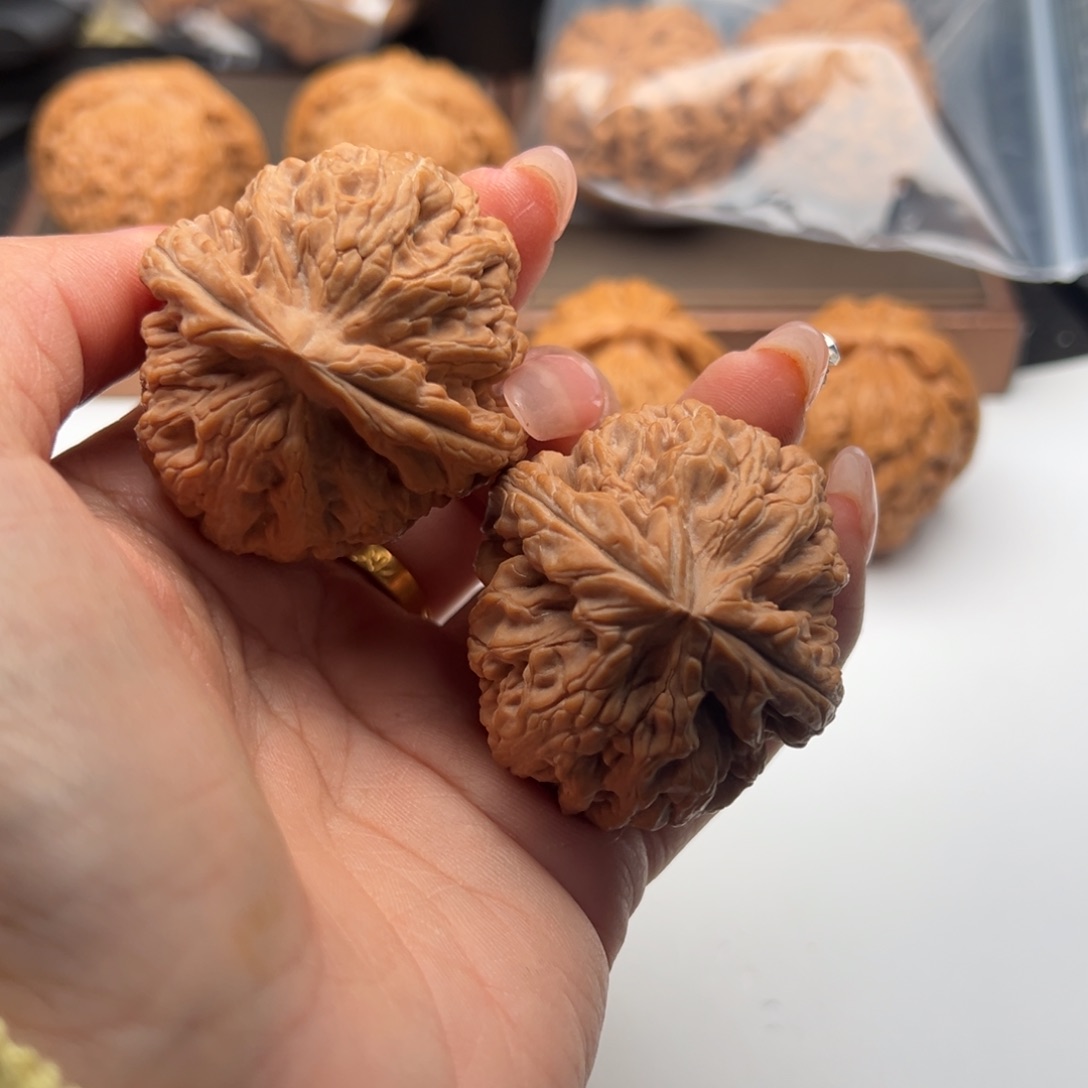 文玩核桃把件红锦鲤45