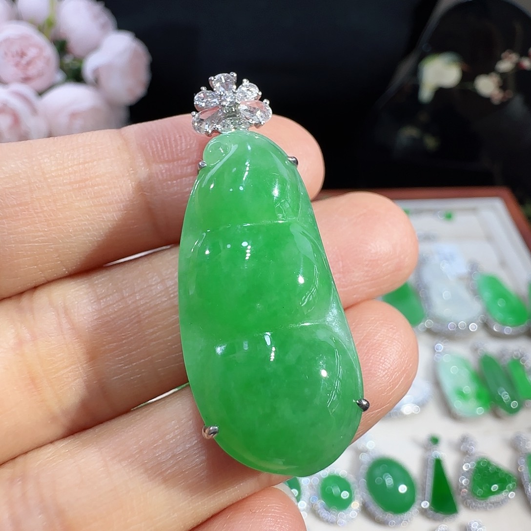 翡翠吊坠(不含链)18K金镶嵌