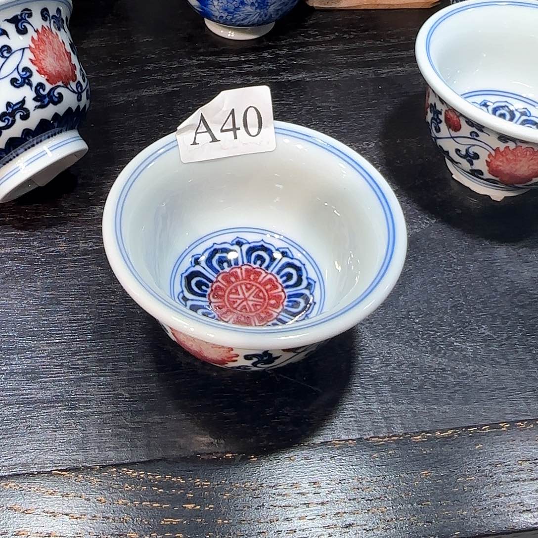 山***野摆件陶瓷釉里红小压手40