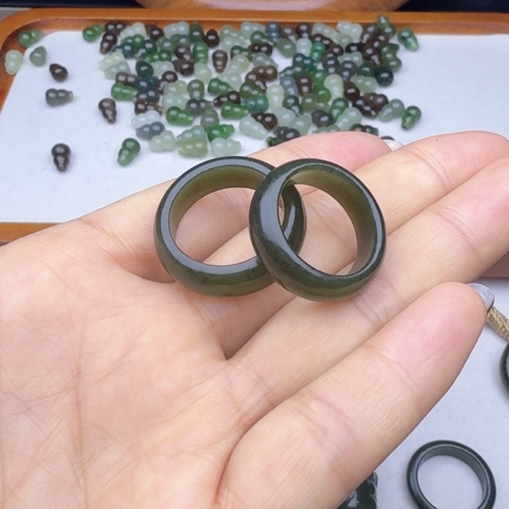 用***5和田玉（糖玉）未镶嵌车挂