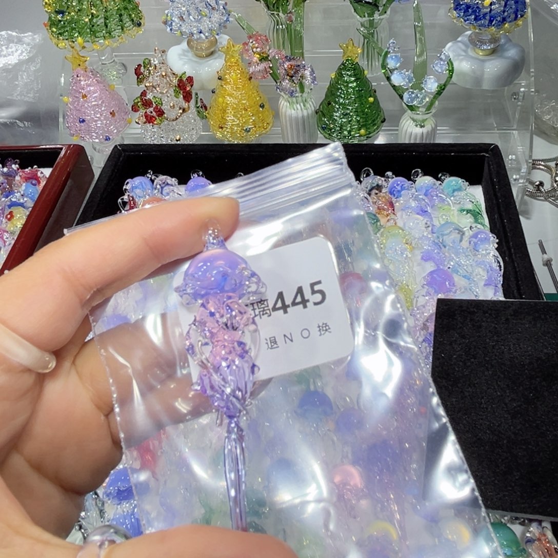 ****）颈饰玻璃445水母一个